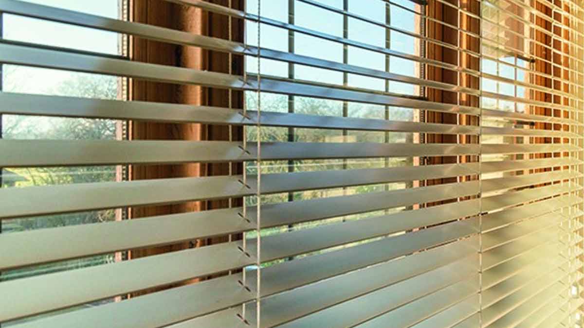 Jalousien schließen