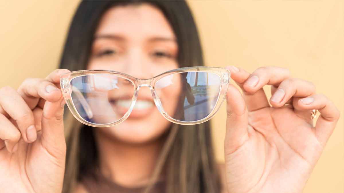 Kratzer von Brillen entfernen